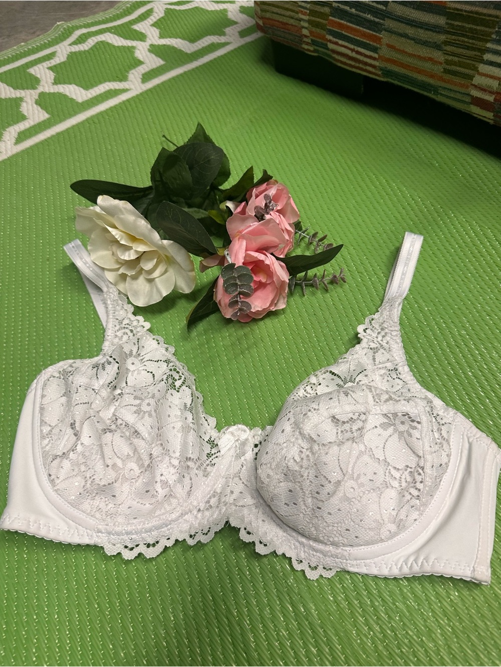 White Lace Underwire Bra with Floral Embroidery